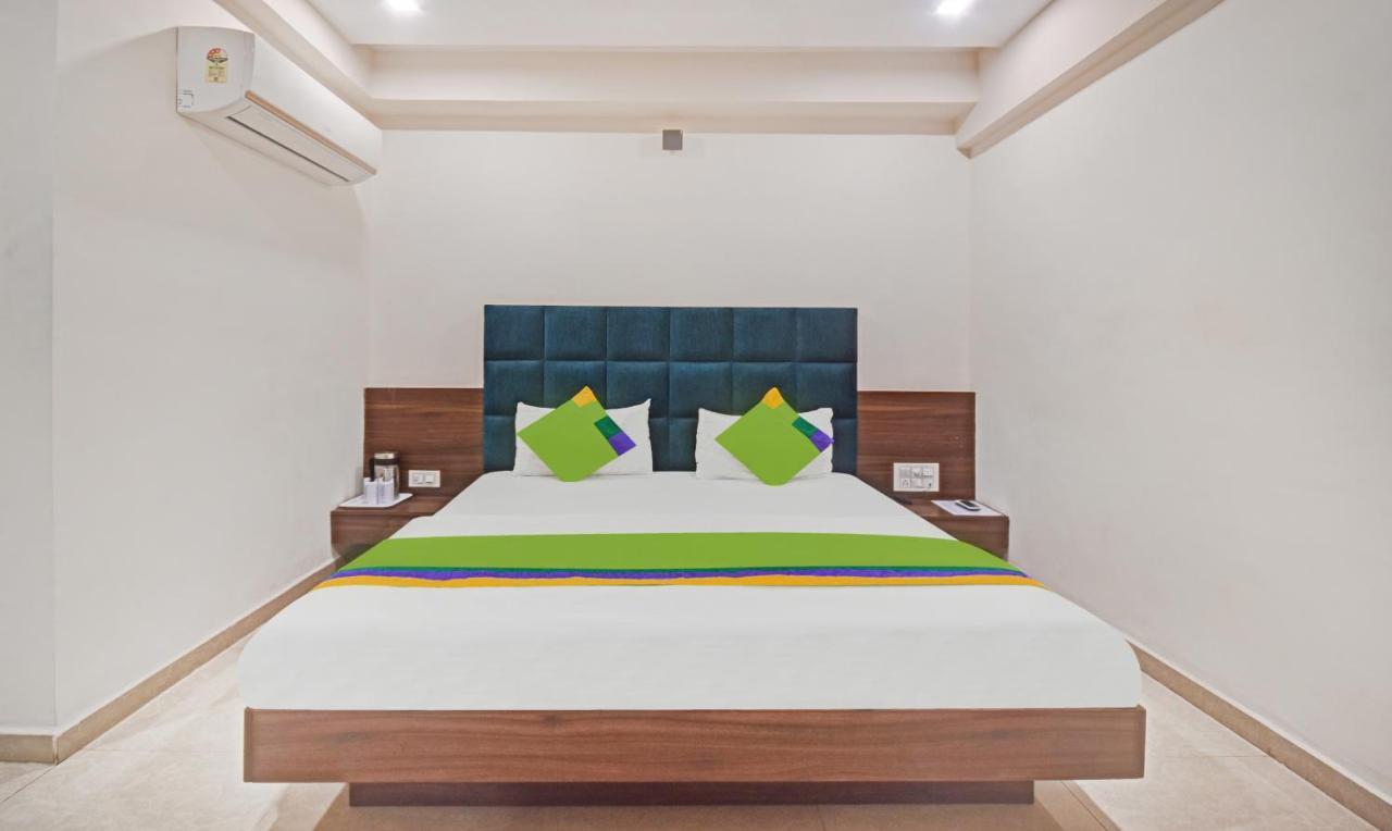 Hotel Luxura, 아흐메다바드 외부 사진