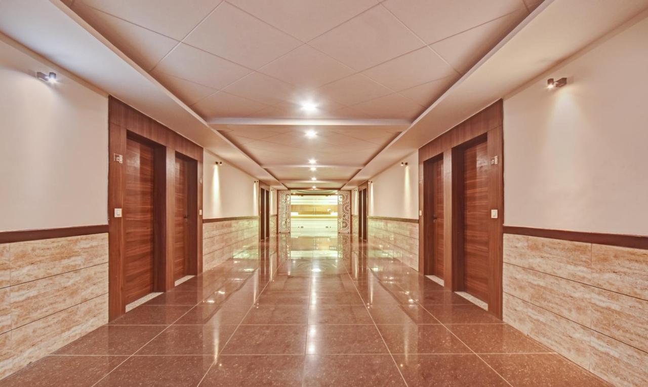 Hotel Luxura, 아흐메다바드 외부 사진